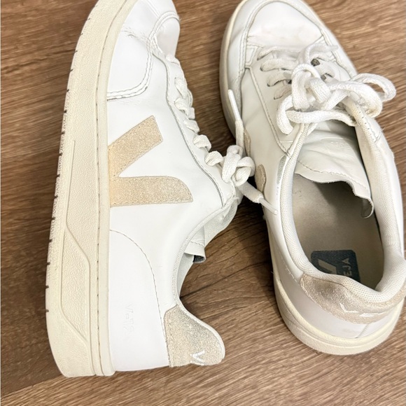 Veja - Womens Sneakers Shoes Size 6 - Picture 5 of 8